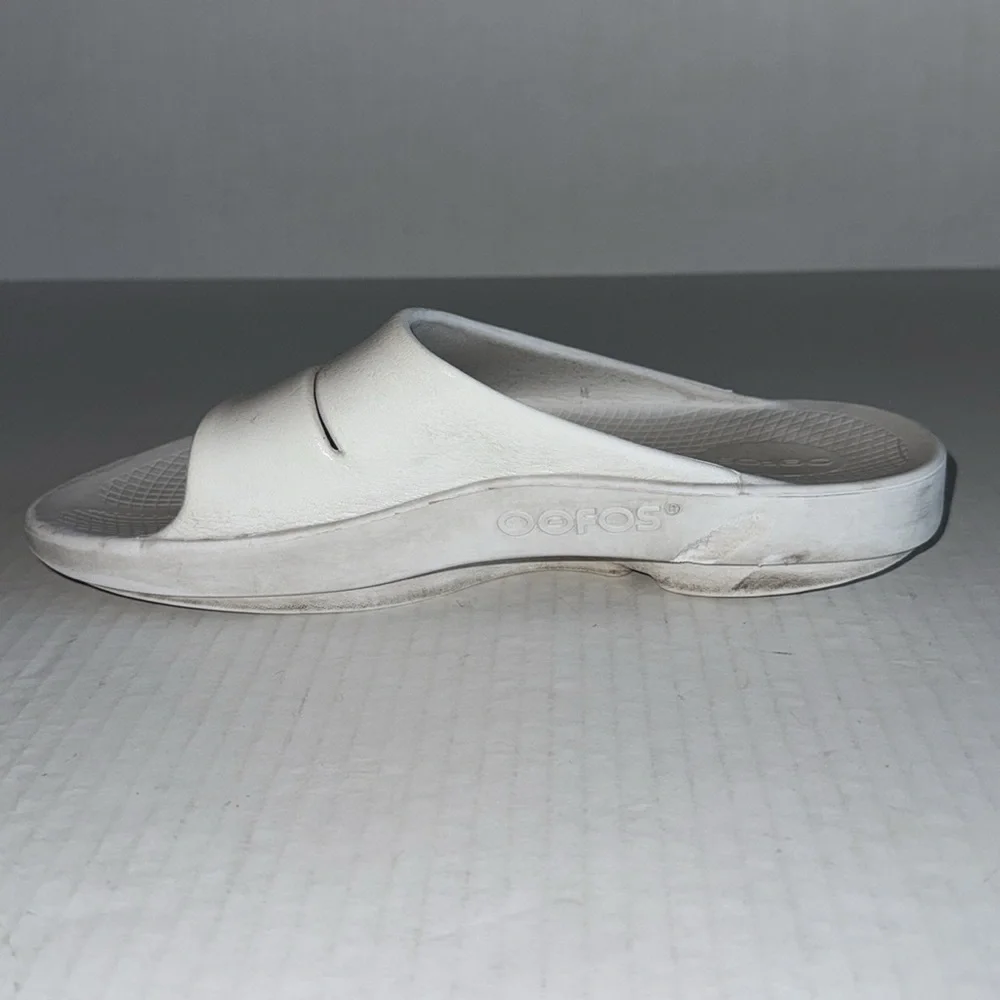 Oofos Ooahh White Slide Sandals